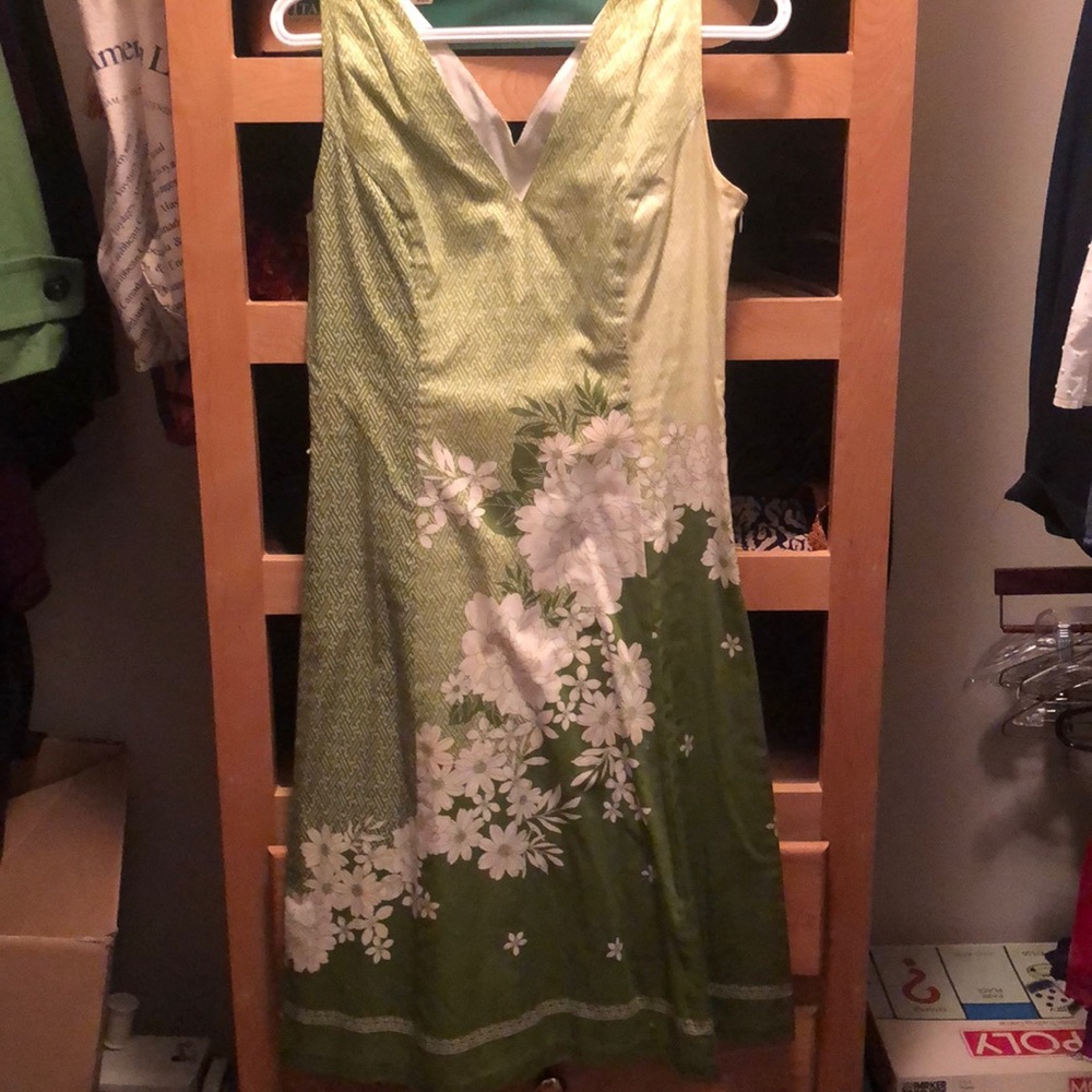 Ann Taylor size 2 beautiful green white floral linen petite cocktail dress